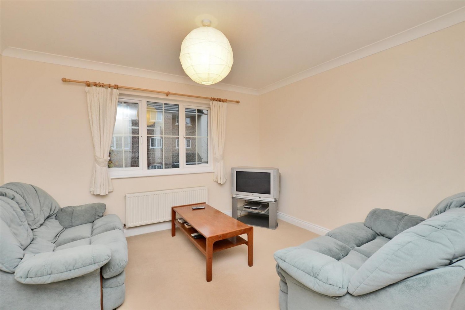 2 bedroom Flat for Letting Woodland Walk, Aldershot