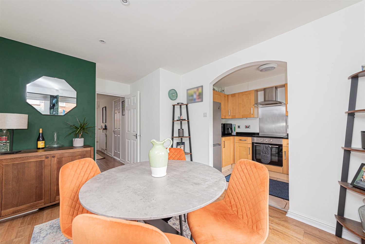 3 bedroom House for Sale Ferns Mead, Farnham