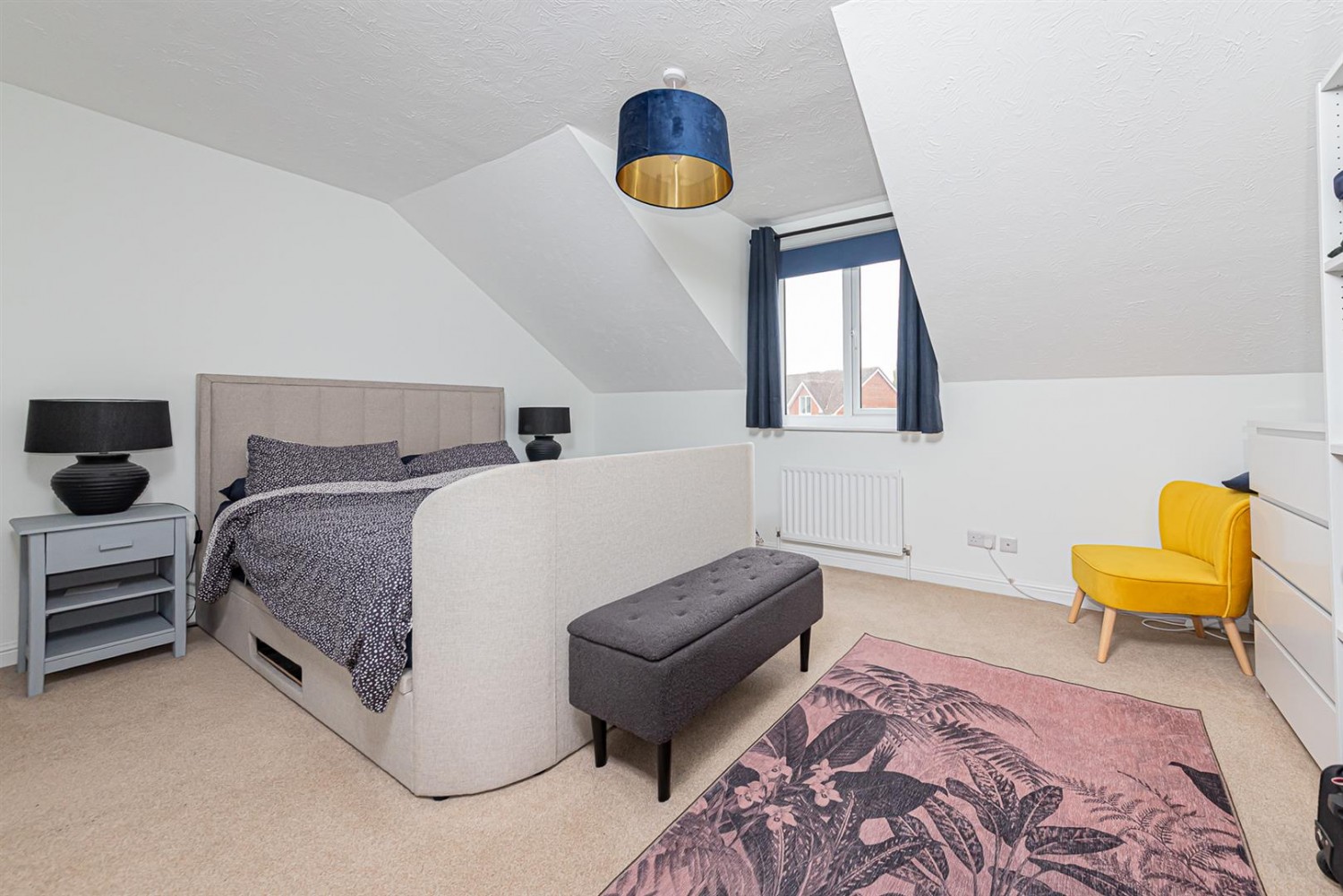 3 bedroom House for Sale Ferns Mead, Farnham