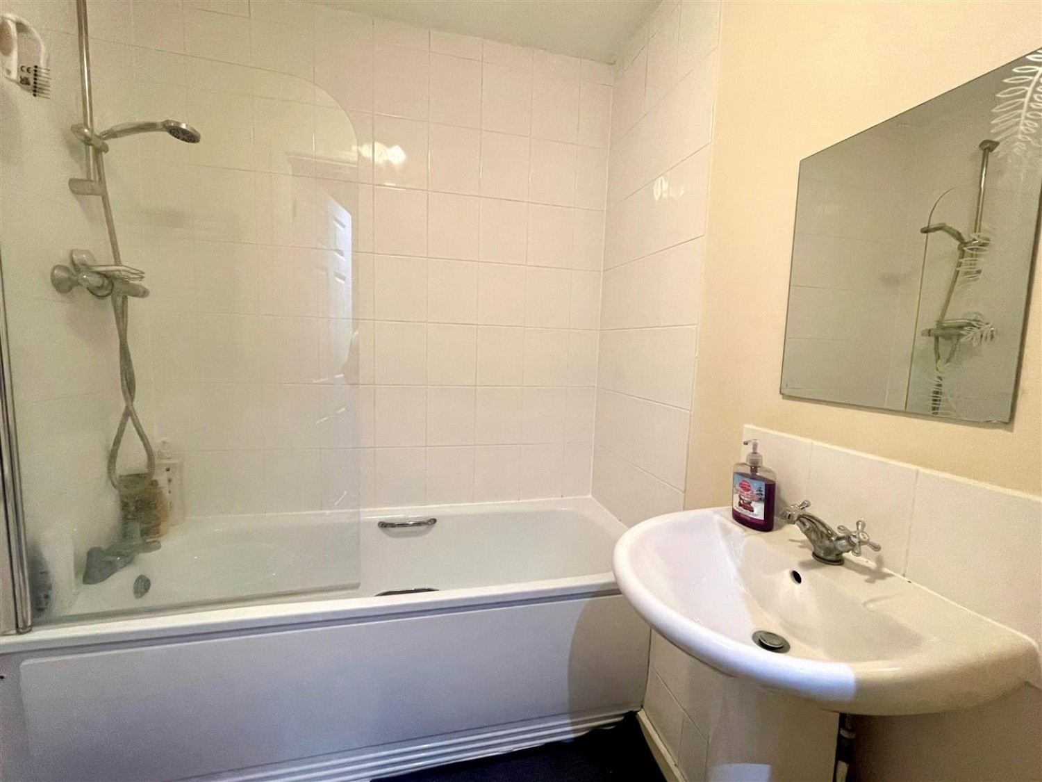 2 bedroom Flat for Letting St Katherines, Grosvenor Road