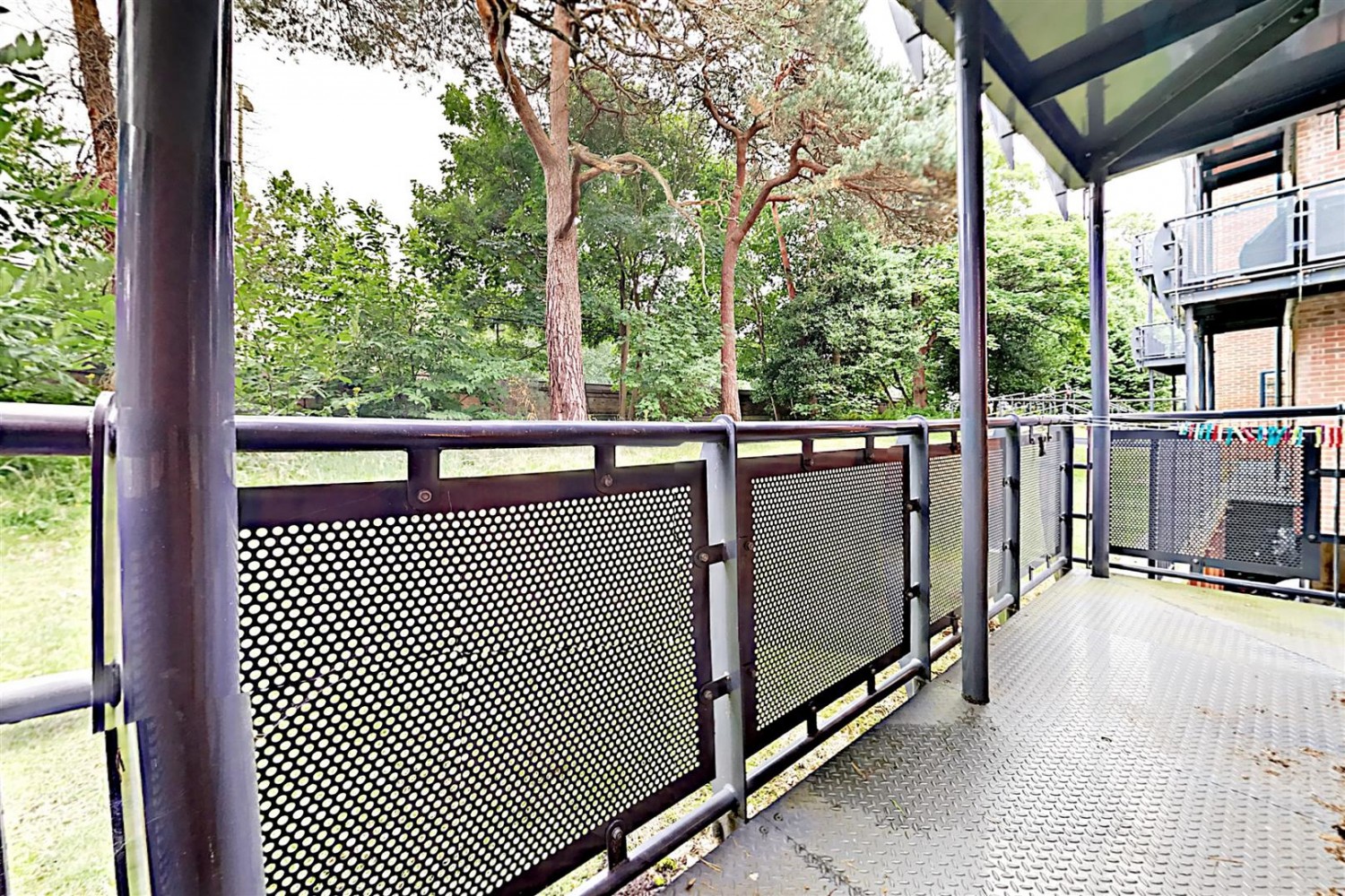 2 bedroom Flat for Letting Lynx Court, Wallis Square, Farnborough