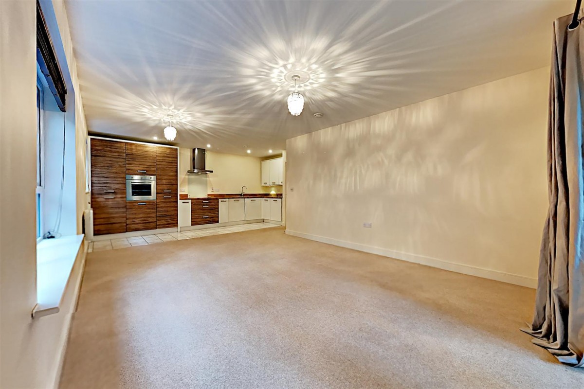 Lynx Court, Wallis Square, Farnborough