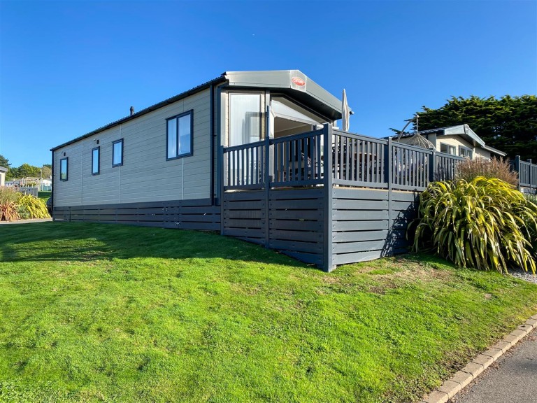 Perfect bolt hole or investment, Praa Sands