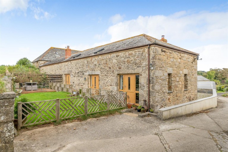Semi rural living on the outskirts of Helston