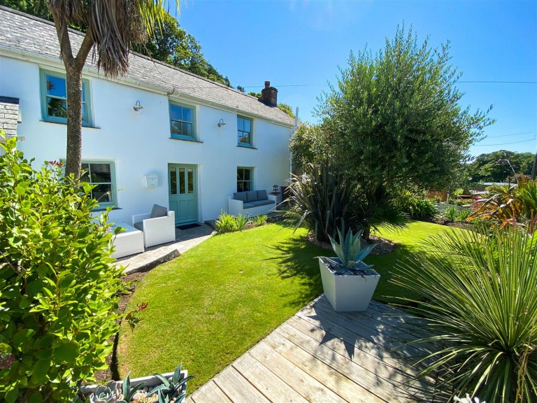 Character, country, convenience, Sithney Green