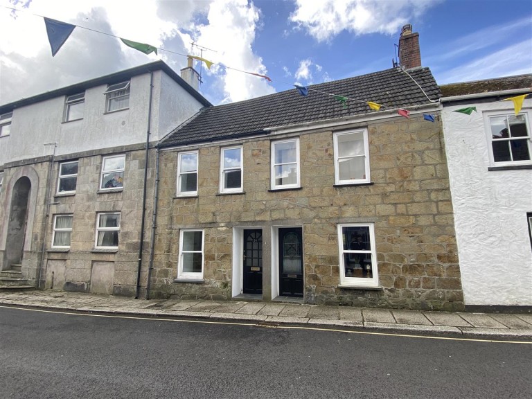 Charming terrace property in Helston