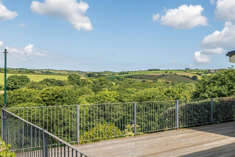 Spacious detached house on a generous plot, Helston