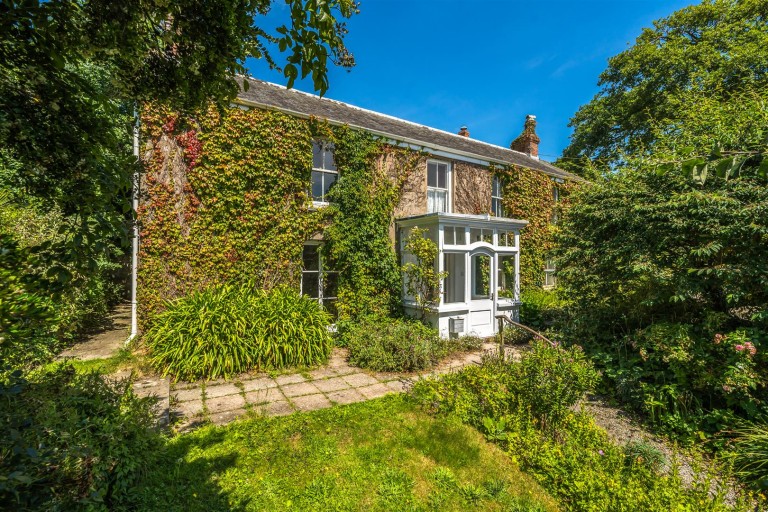 Period property with no onward chain, Manaccan
