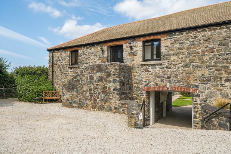 Charming barn conversion, Mullion