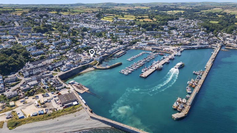 Lots of potential near harbour, Newlyn