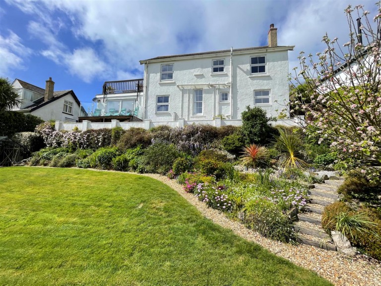 Large Detached Home with Countryside Views, Mullion Cove