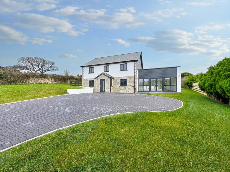 High end new build, Praa Sands