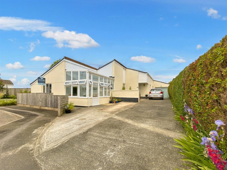 Spacious detached family home, Hayle
