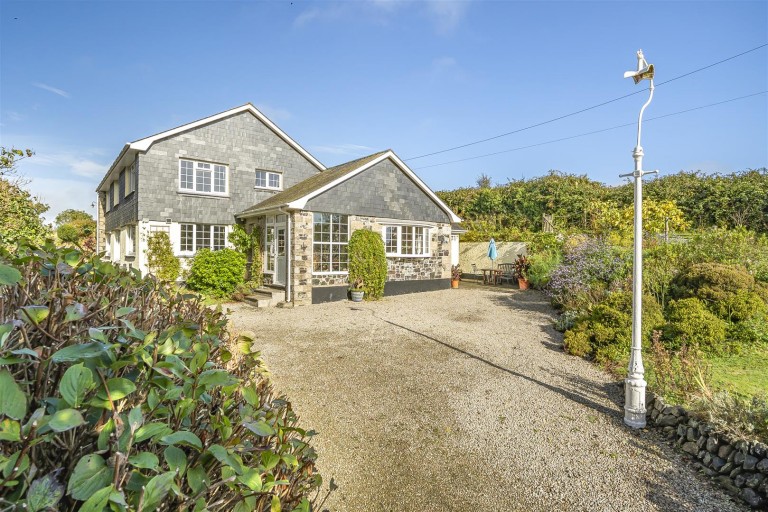 Flexible and spacious detached home, Porthallow