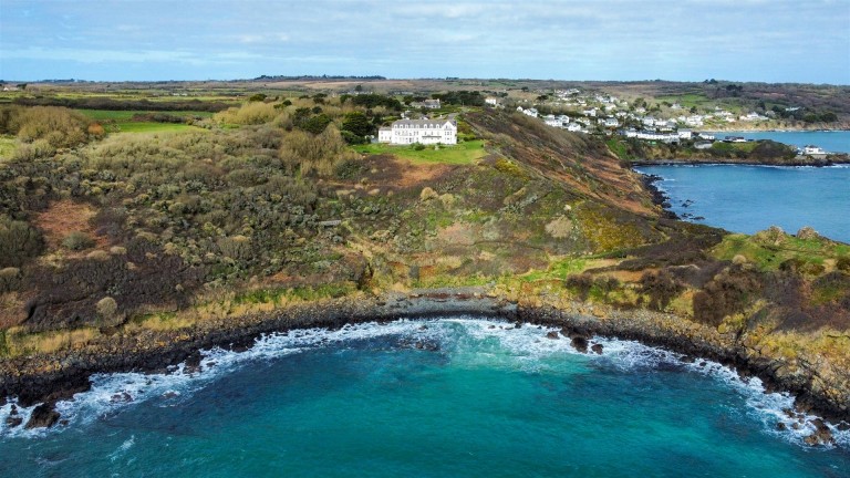 Stunning location 1 bedroom holiday apartment, Coverack