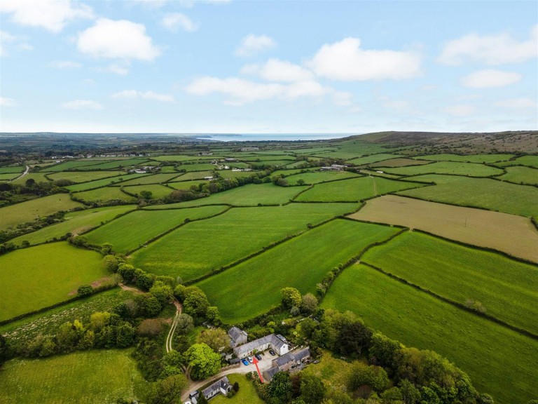 Delightful and spacious barn conversion, Godolphin Cross