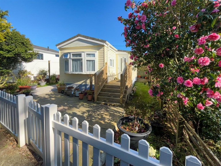 Residential park home, Retanna Nr Wendron
