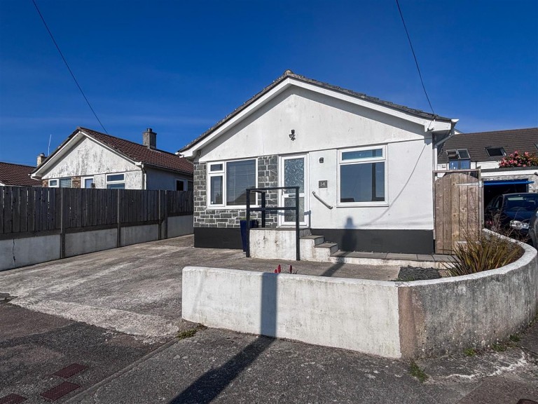 Cul-De-Sac location with no onward chain, Redruth