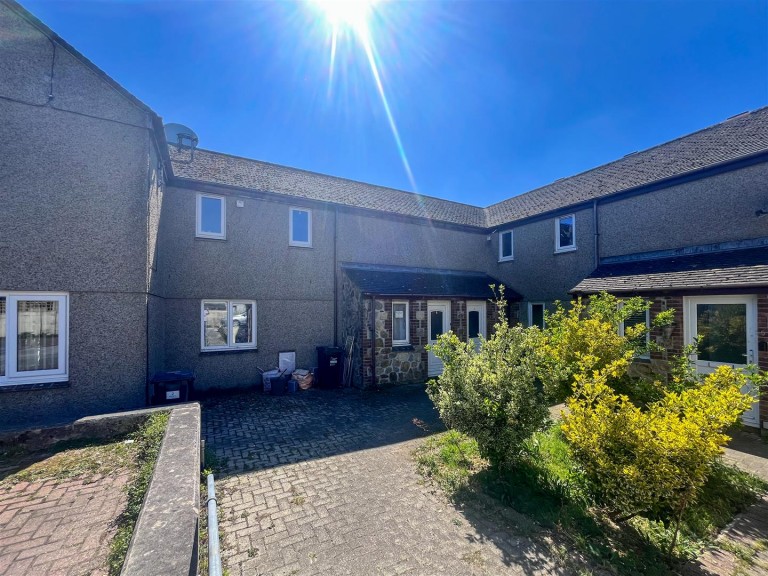 Ideal first time or investment home, Hayle