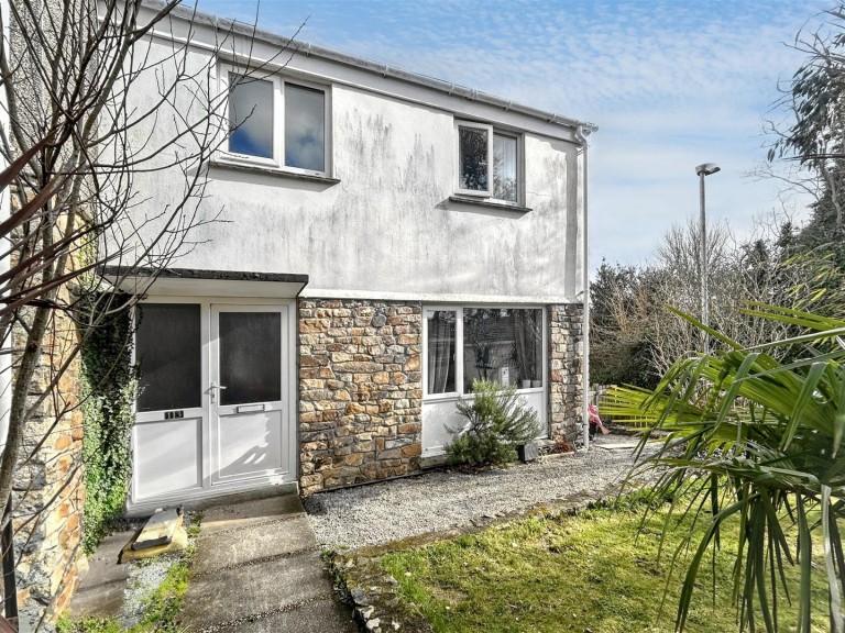 Three bedroom home in a village setting, St Erth