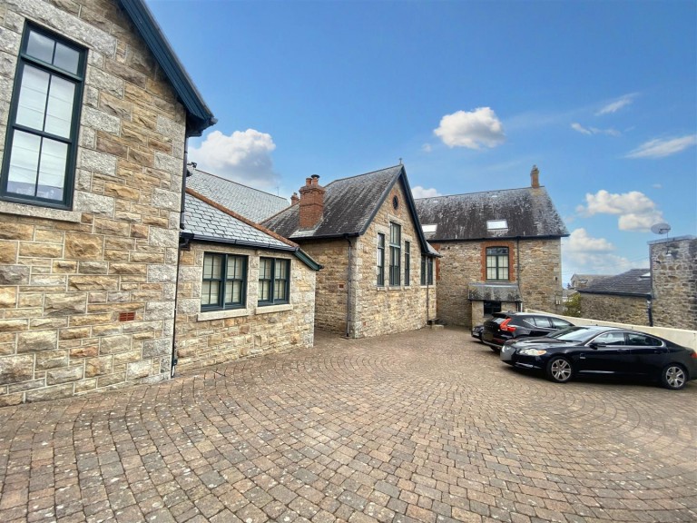 Immaculate Maisonette, Penzance