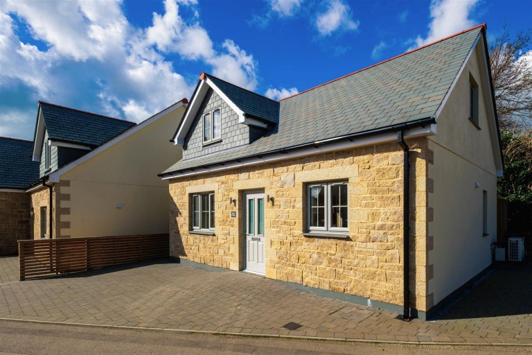 New build home in the heart of Mullion