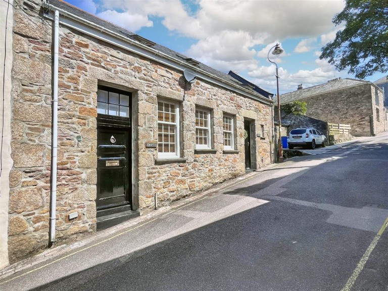 Three bedroom home near town centre, Redruth