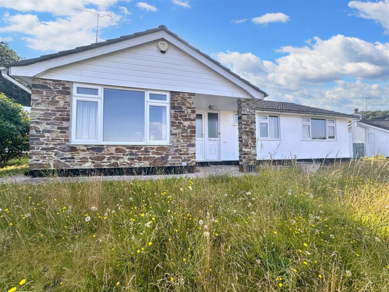 Bungalow in village location, Gweek