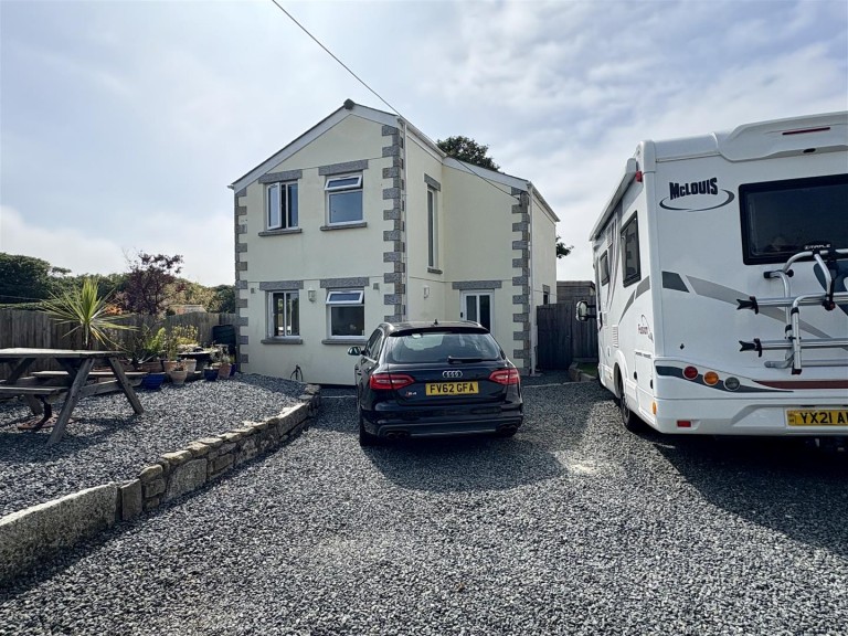 Detached in home in the heart of the village, Breage