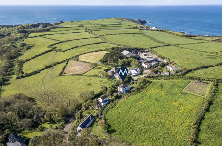 Coastal family home near Prussia Cove