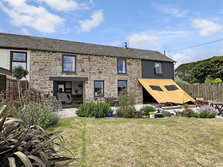 Charming cottage in village location, Porkellis