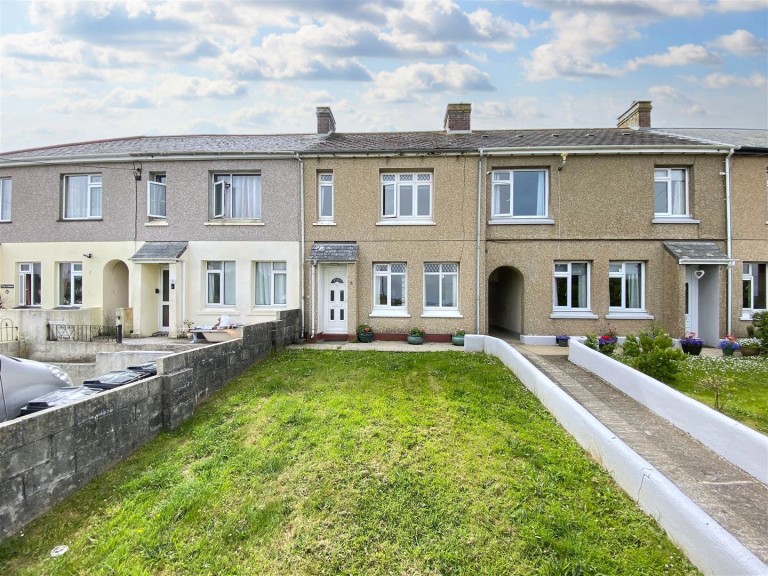 Home near town centre, Helston