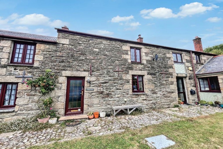 Lovely barn conversion in a village setting, Kehelland