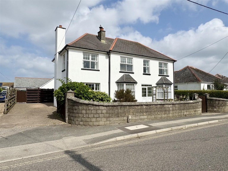 Spacious family home, Mullion