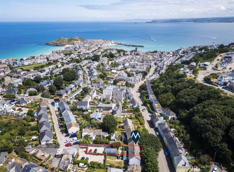 Stunning home with an independent annexe, St Ives