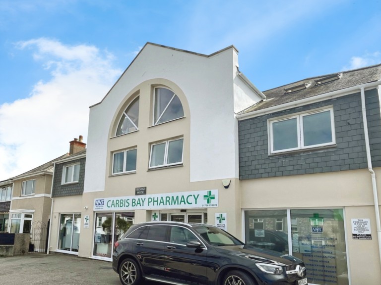 Top floor flat ideal for first time buyers, Carbis Bay