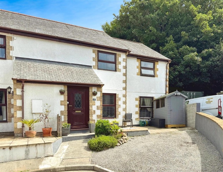 Family home for local buyers, Godolphin Cross