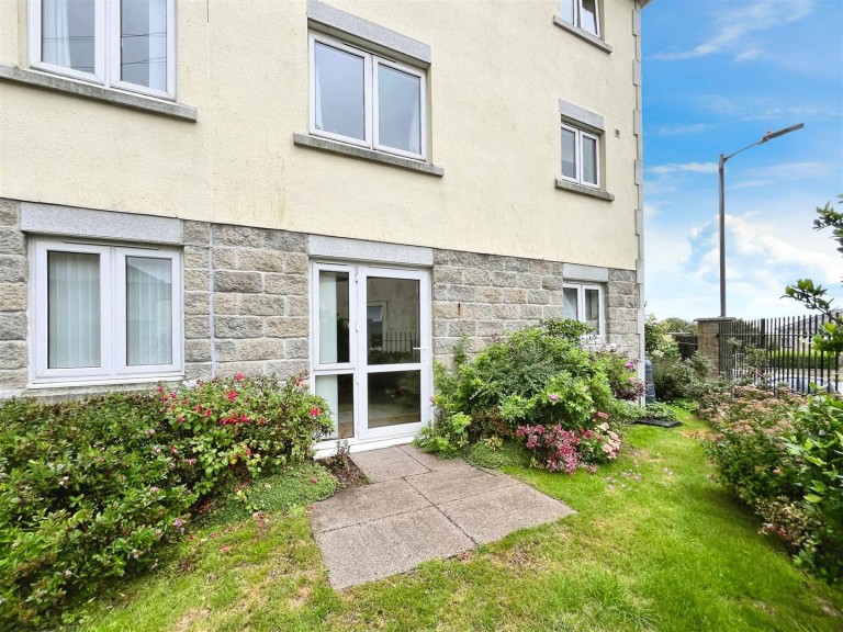 Ground floor flat for over 60's, Camborne