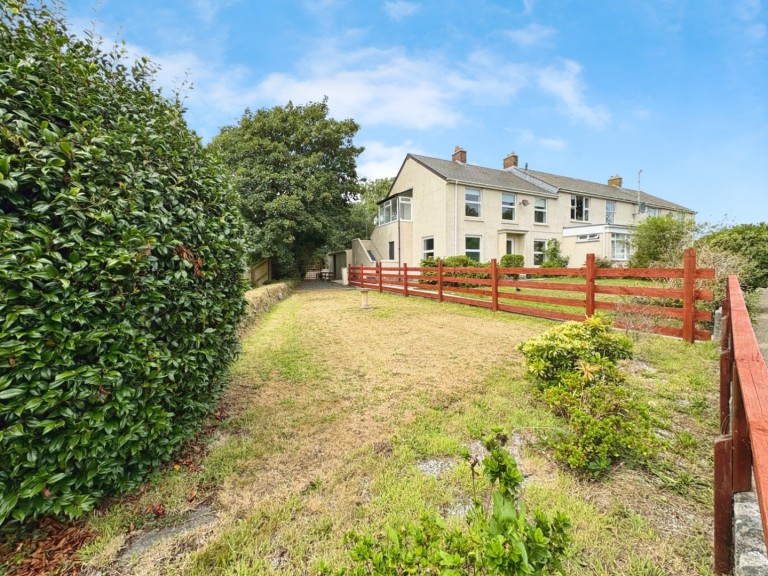 Two bedroom first floor flat, Helston