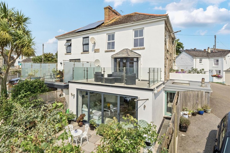 Versatile home close to village centre, Porthleven