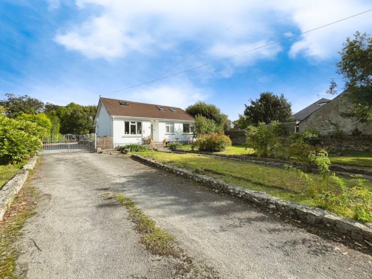 Detached bungalow with large garden, Reawla