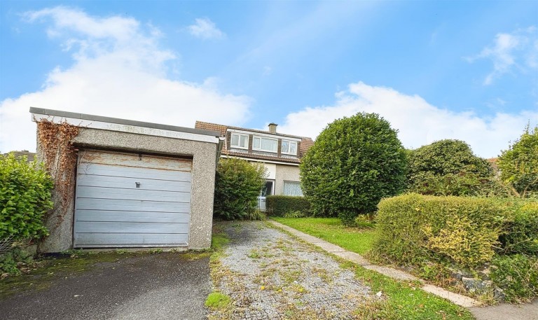 Four bedroom dormer bungalow with no chain, Helston
