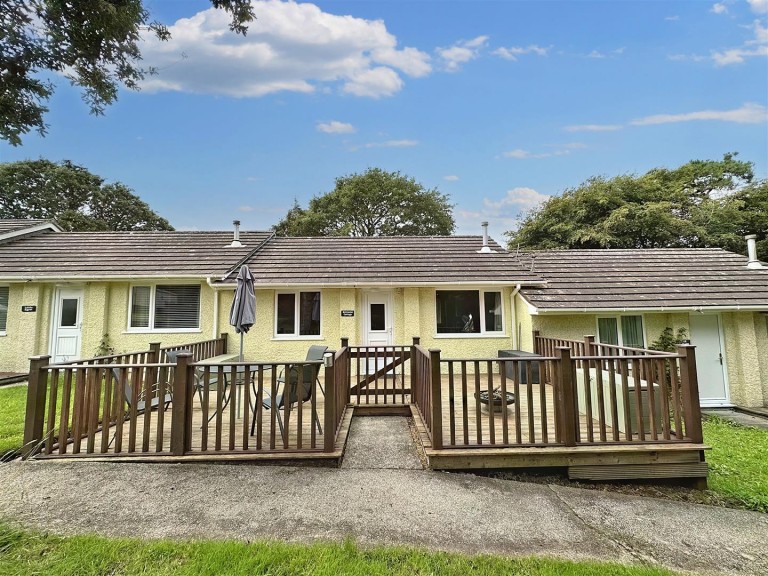 Fantastic bolt hole, Cury Cross Lanes