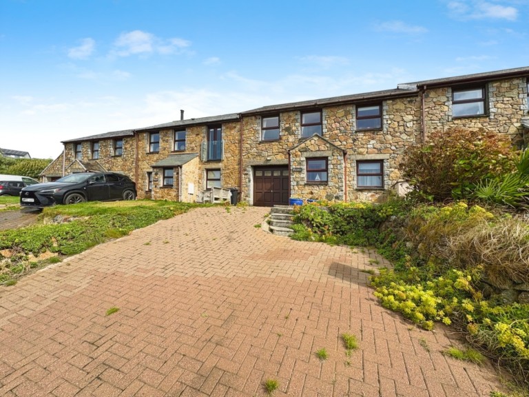 Home with coastal views, Porthleven