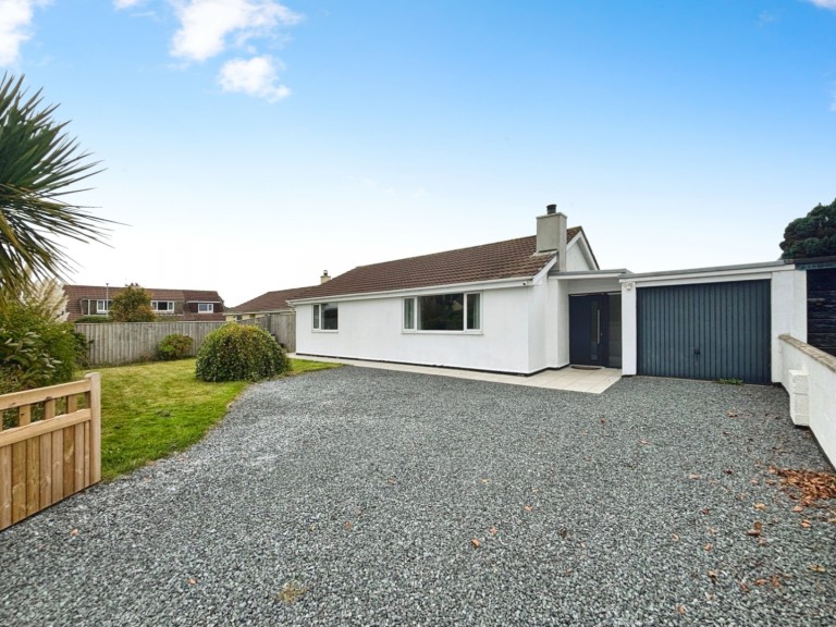 Three bedroom bungalow in popular village, Carharrack
