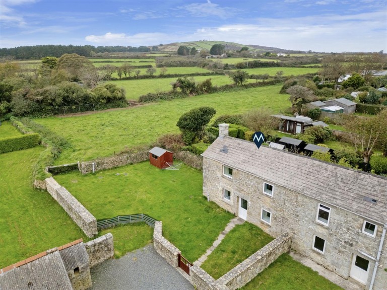 Home with large garden, Breage