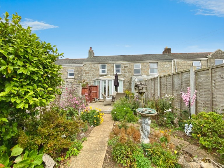 Charming cottage in village setting, Nancegollan