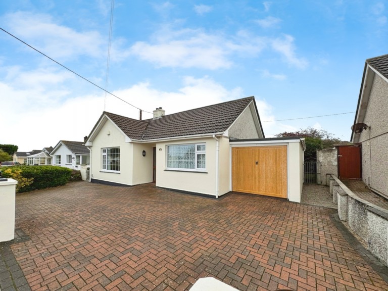 Hayle, Well presented detached bungalow