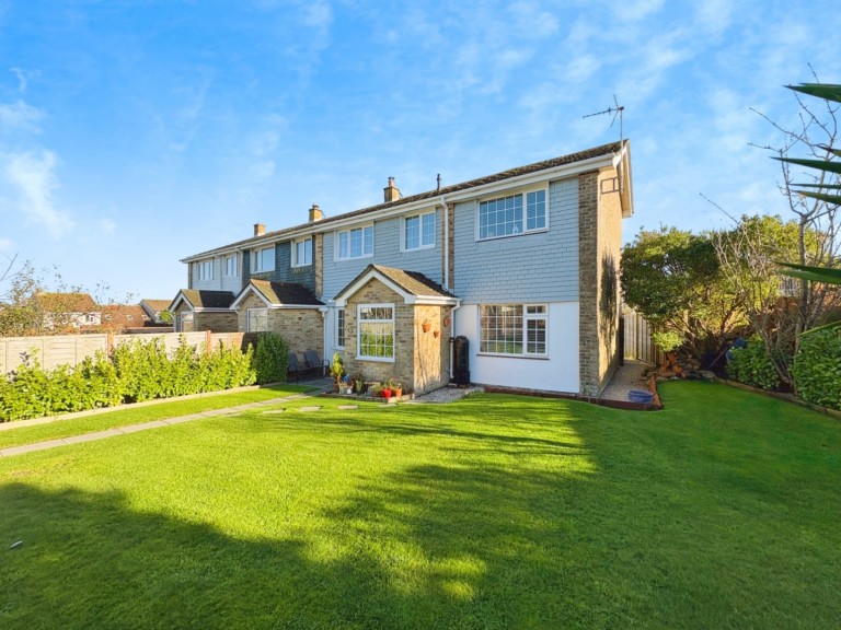 Helston, Beautifully maintained family home