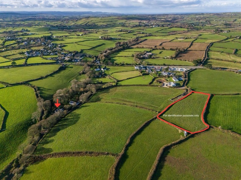 Wendron Nr Helston, Home with approximately 1.75 acres